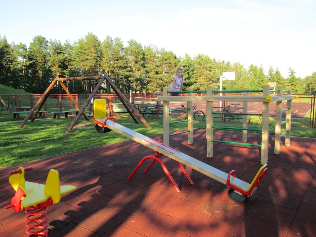טוילה Camping Maennisalu מראה חיצוני תמונה